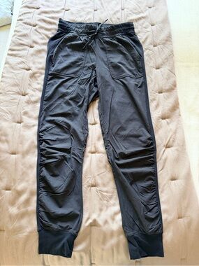 Lululemon Dance Studio Mid-Rise Jogger Size 6